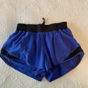 Blue lululemon hotty hot shorts 2.5”